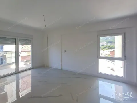 Prodaja, garsonjera, 36m², Bar, Crna Gora