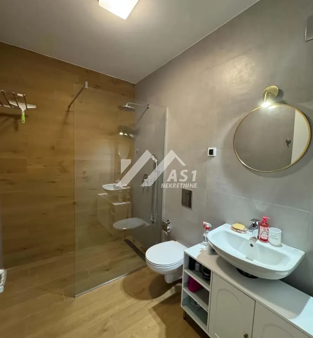 Izdavanje, trosoban stan, 63m², Stari Majur, Petrovaradin