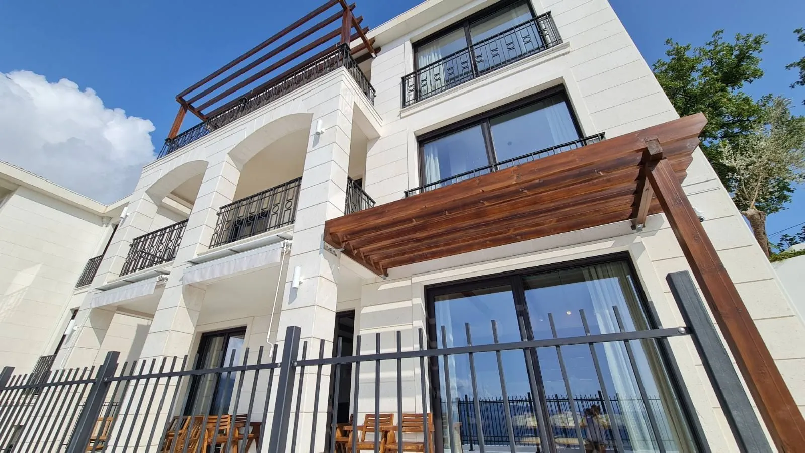 Prodaja, kuća, 280m², Reževići, Budva
