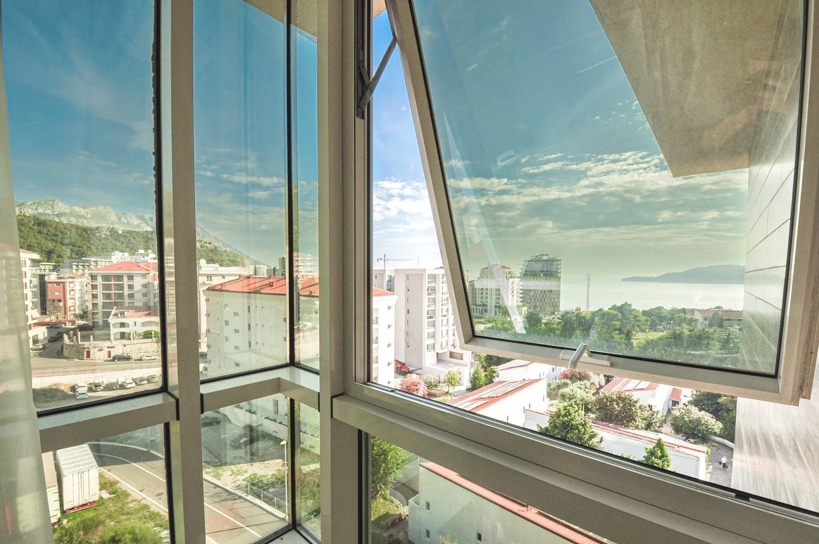 Sale, two bedroom apartment, 115m², Bečići, Budva