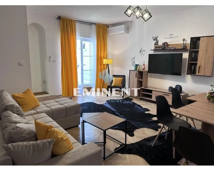 Izdavanje, trosoban stan, 79m², Savski Venac, Beograd