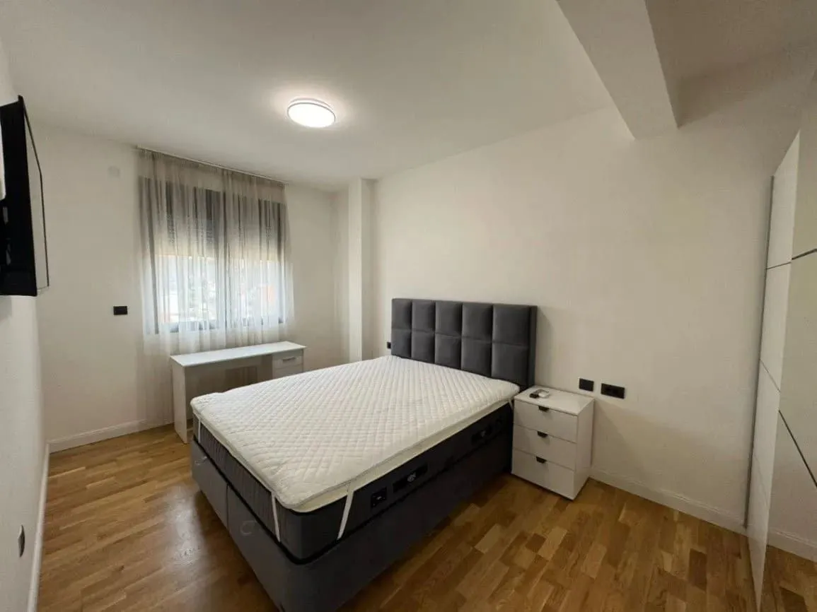 Izdavanje, trosoban stan, 130m², Dalmatinska ulica, Podgorica