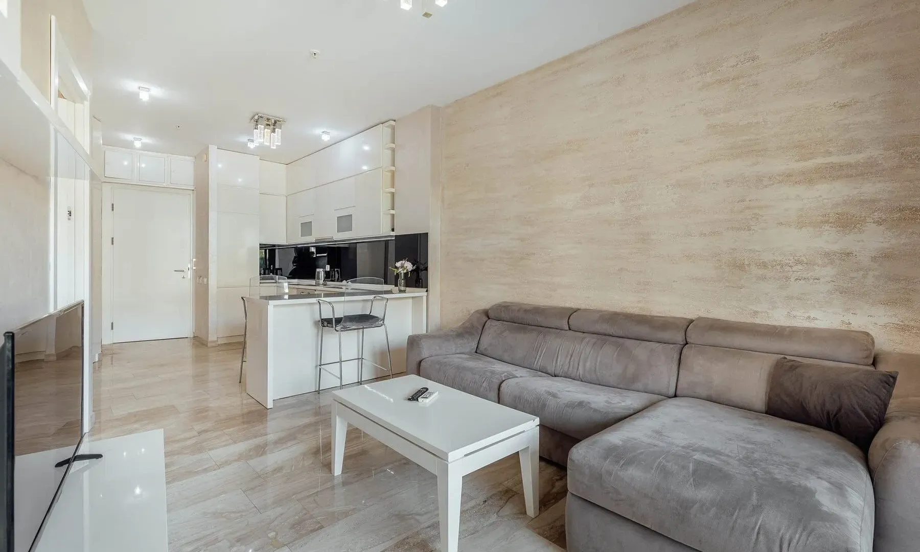 Prodaja, jednosoban stan, 63m², Tre Canne, Budva