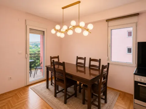Izdavanje, trosoban stan, 92m², Krivi Most, Podgorica - image 5