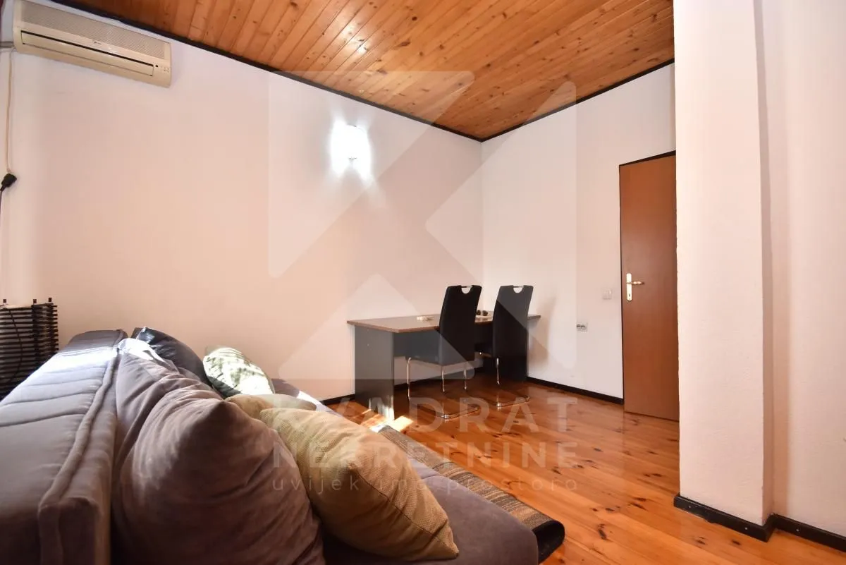 Izdavanje, kuća, 250m², Stari Aerodrom, Podgorica