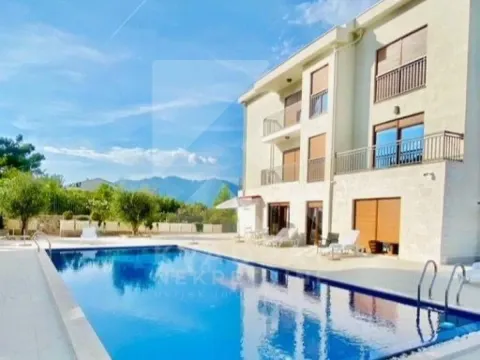 Izdavanje, jednosoban stan, 73m², Obala Đuraševića, Tivat - image 18