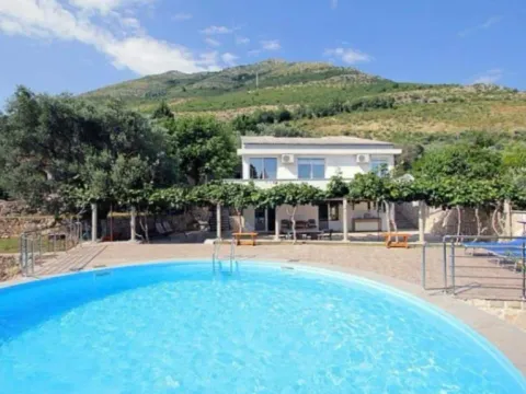 Rent, house, 180m², Reževići, Budva - image 10