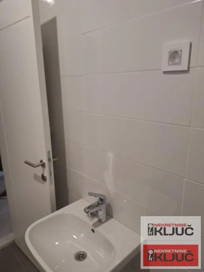 Prodaja, dvosoban stan, 43m², Novo naselje, Novi Sad