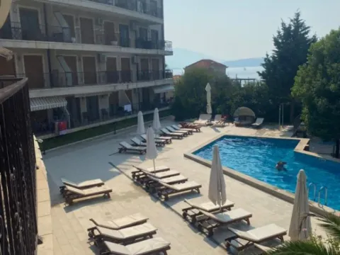 Izdavanje, dvosoban stan, 62m², Baošići, Herceg Novi - image 2