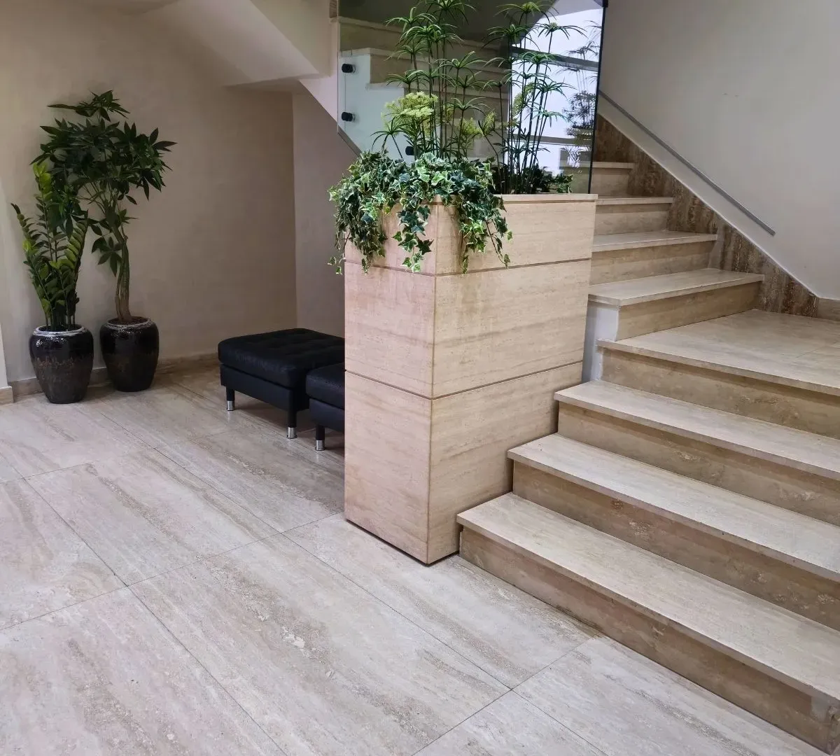 Izdavanje, trosoban stan, 157m², Aleksinac, Niš