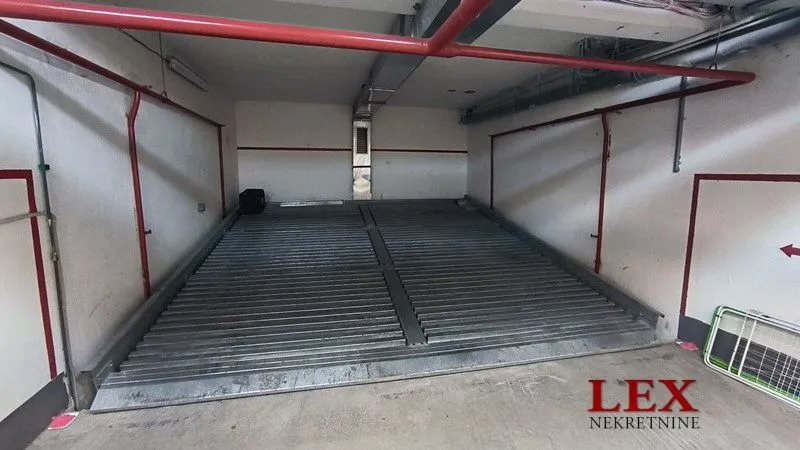 Sale, parking/garage, 14m², Čubura, Beograd
