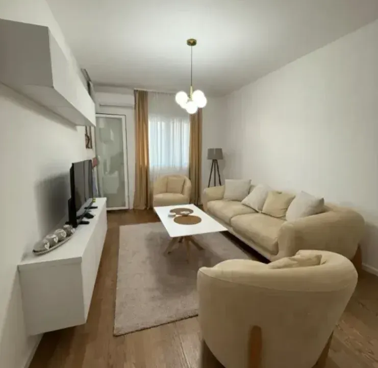 Izdavanje, jednosoban stan, 45m², Pobrežje, Podgorica