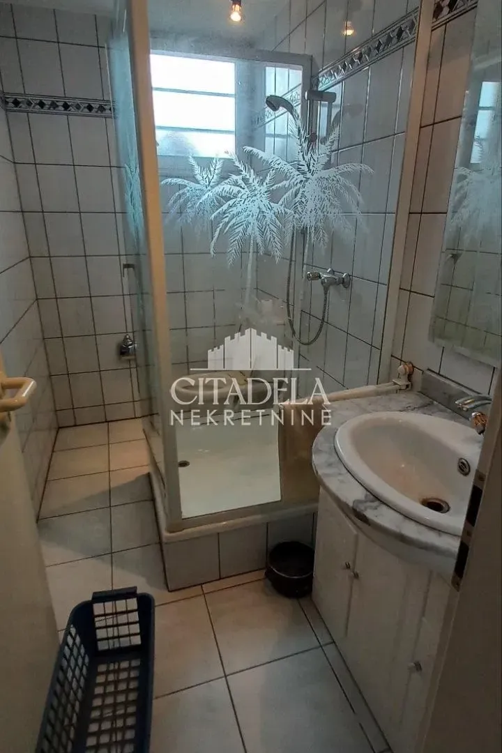 Sale, house, 432m², Resnik, Beograd