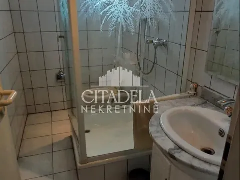 Prodaja, kuća, 432m², Resnik, Beograd - image 18