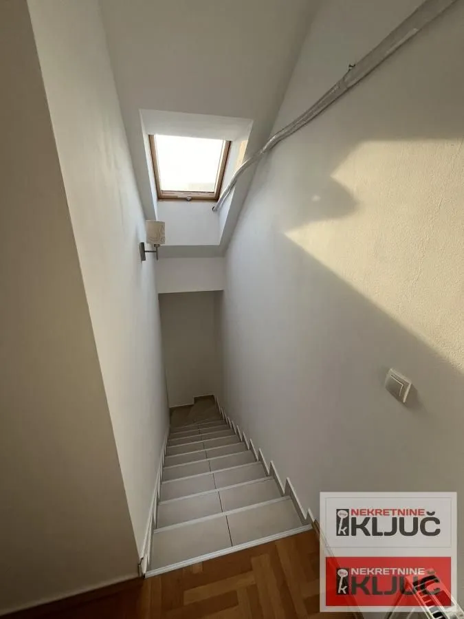 Prodaja, četvorosoban stan, 77m², Bulevar patrijarha Pavla, Novi Sad Sve Podlokacije
