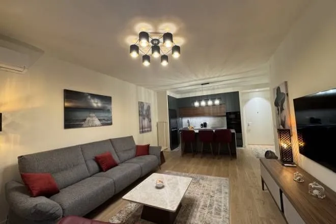 Izdavanje, trosoban stan, 86m², Beograd Na Vodi, Beograd