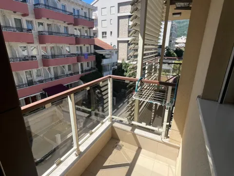 Rent, one bedroom apartment, 52m², Centar, Budva - image 8