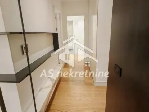 Izdavanje, trosoban stan, 100m², Savski Venac, Beograd - image 12