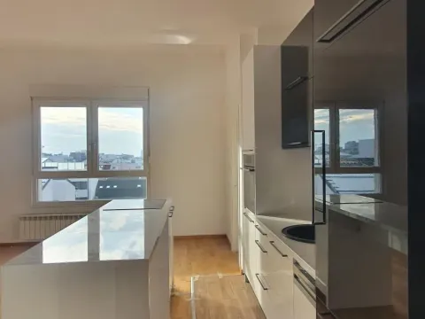 Izdavanje, trosoban stan, 76m², Đeram Pijaca, Beograd - image 7