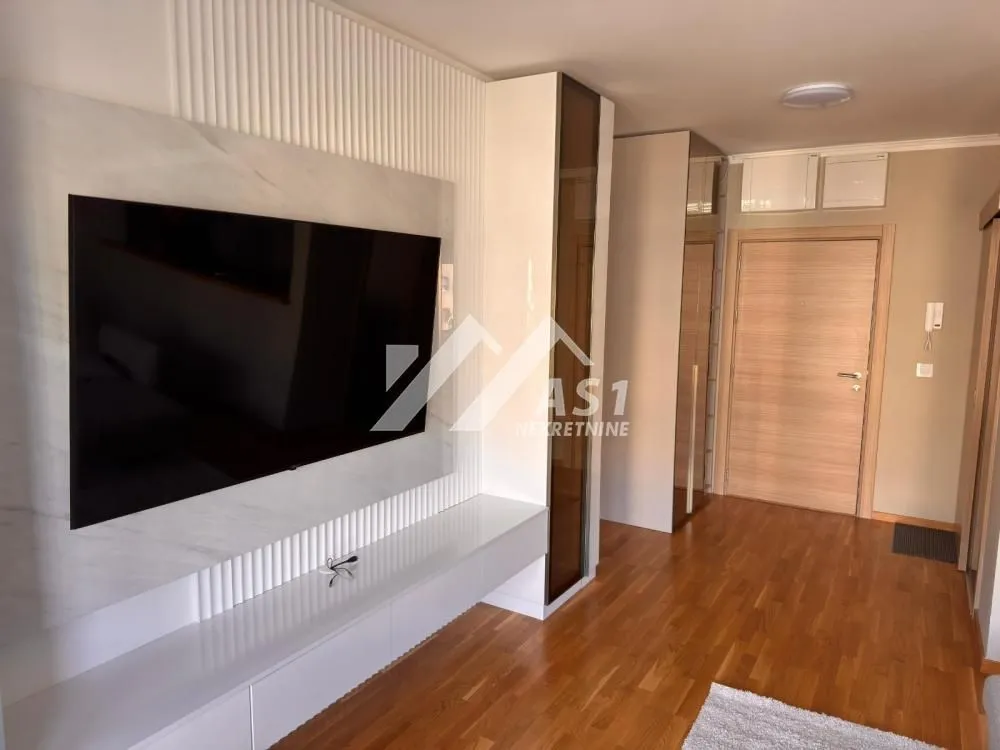 Izdavanje, trosoban stan, 70m², Jugovićevo, Novi Sad Sve Podlokacije