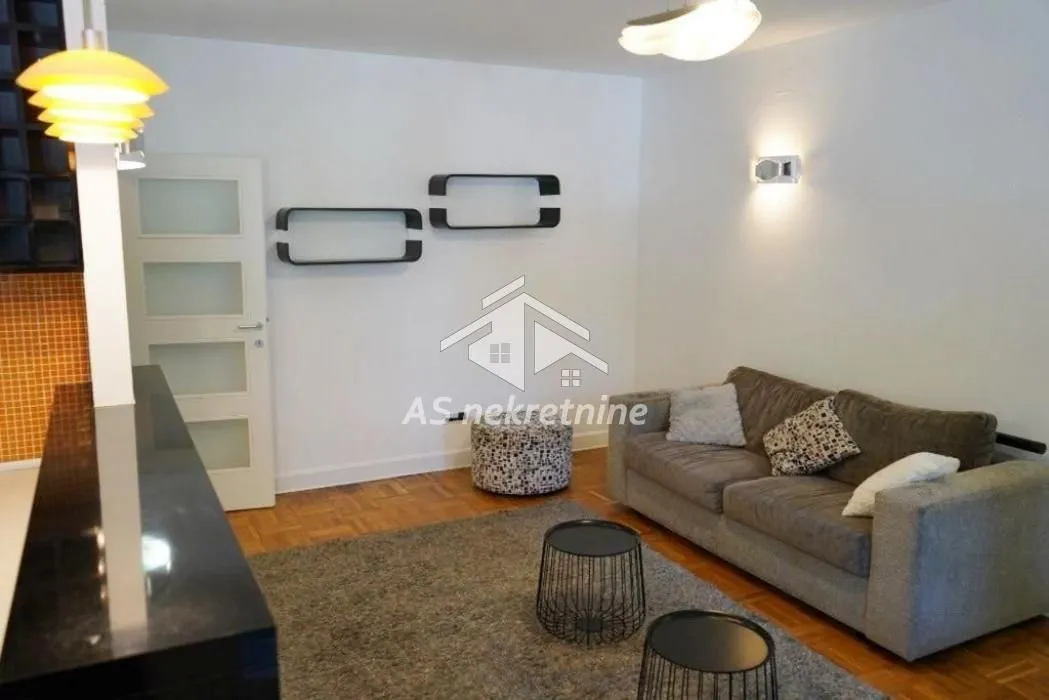 Izdavanje, trosoban stan, 70m², Novi Beograd Sve Podlokacije, Beograd