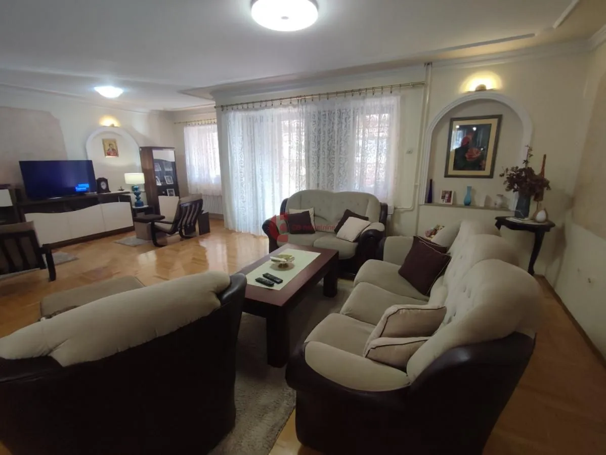 Prodaja, kuća, 268m², Kertvaroš, Subotica