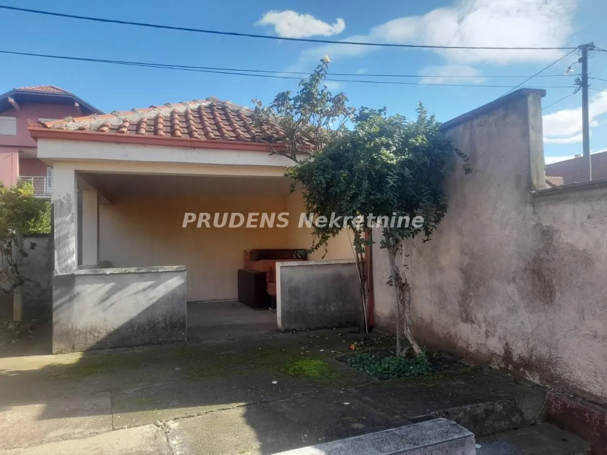 Prodaja, kuća, 111m², Surčin, Beograd
