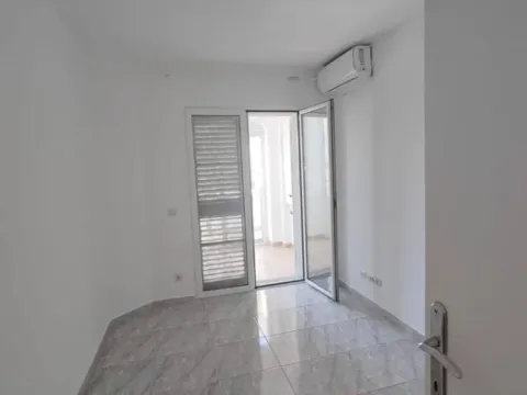 Sale, two bedroom apartment, 71m², Bečići, Budva - image 11