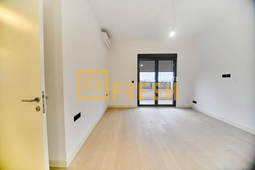 Prodaja, trosoban stan, 149m², Krivi Most, Podgorica