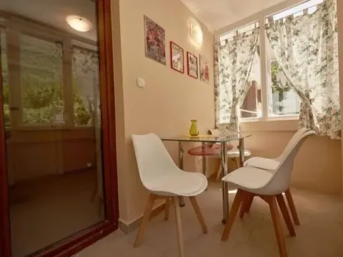 Prodaja, trosoban stan, 72m², Prčanj, Kotor - image 18