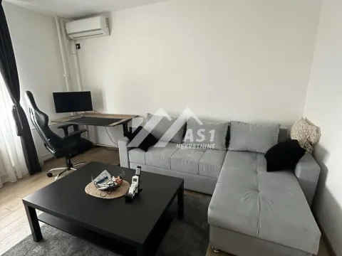 Stan in Bulevar Oslobodjenja