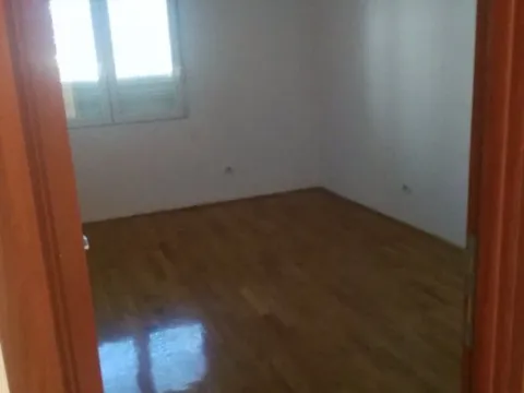 Sale, one bedroom apartment, 45m², Stari Aerodrom, Podgorica - image 3