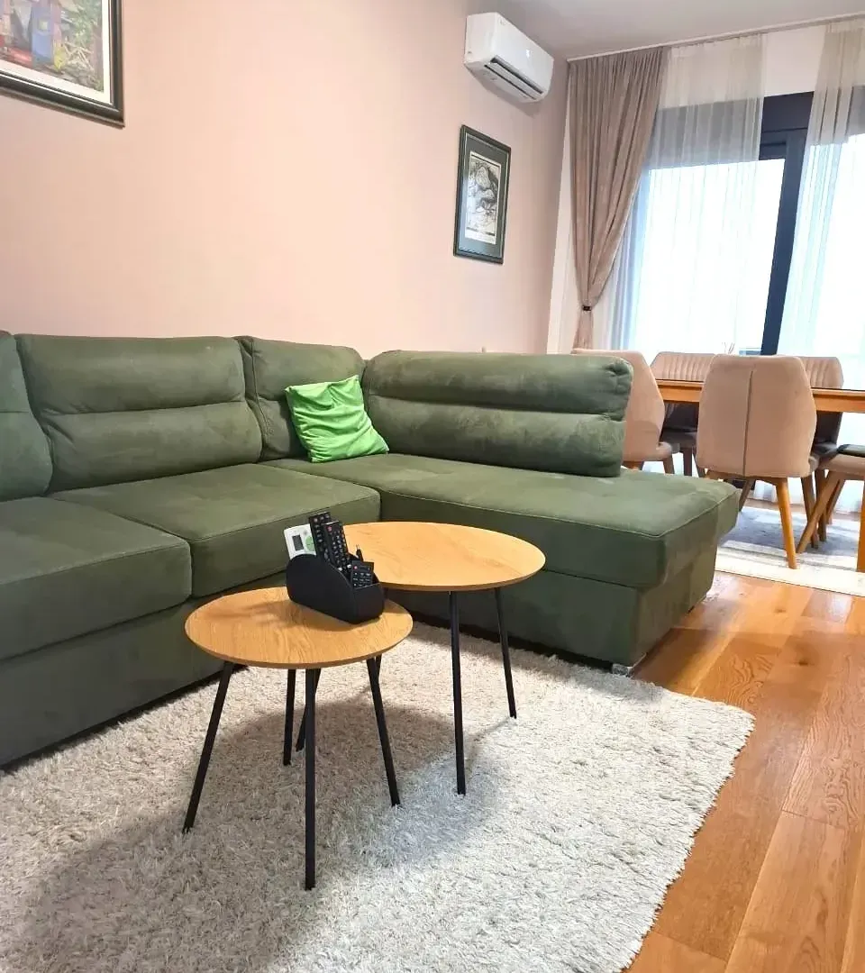 Izdavanje, stan, 70m², Tivat, Crna Gora