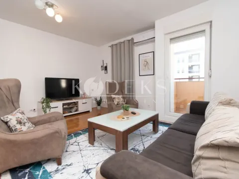 Izdavanje, dvosoban stan, 99m², Tuški Put, Podgorica - image 12