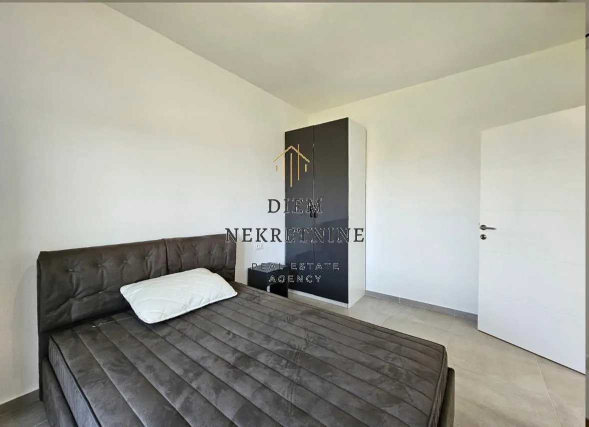 Izdavanje, dvosoban stan, 115m², Polje, Bar