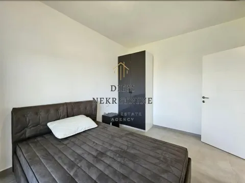 Izdavanje, dvosoban stan, 115m², Polje, Bar - image 4