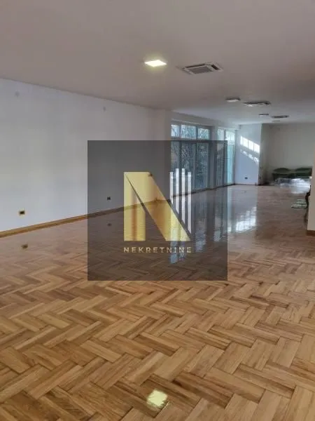 Rent, office space, 420m², Centar, Novi Sad