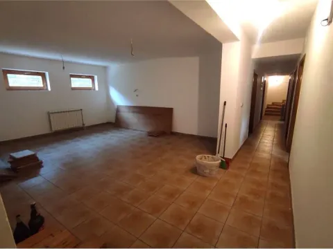 Prodaja, kuća, 309m², Niš, Srbija - image 21