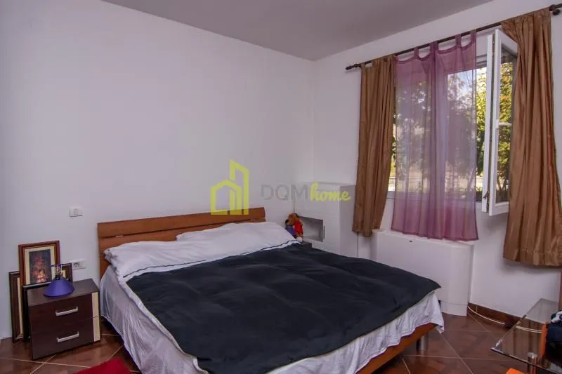 Izdavanje, kuća, 250m², Tološi, Podgorica
