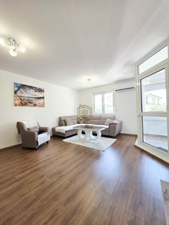 Rent, three bedroom apartment, 100m², City Kvart, Podgorica