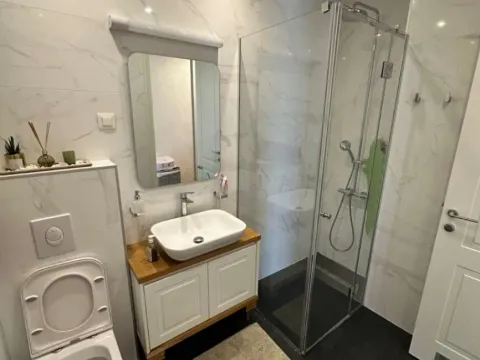 Prodaja, dvosoban stan, 74m², Blok 6, Podgorica - image 9