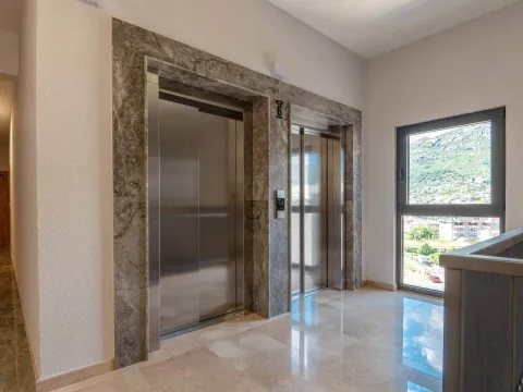 Prodaja, trosoban stan, 120m², Centar, Bar - image 23