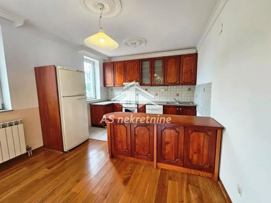 Rent, four bedroom apartment, 115m², Savski Venac, Beograd