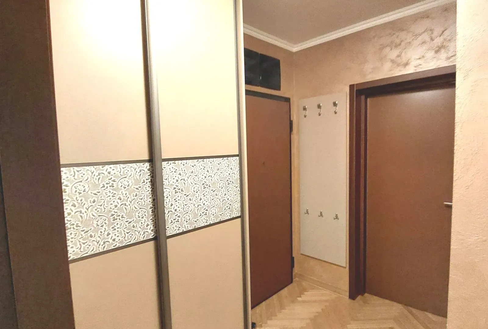 Izdavanje, dvosoban stan, 88m², City Kvart, Podgorica