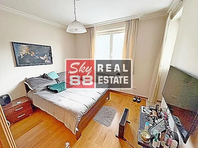 Rent, four bedroom apartment, 120m², Savski Venac, Beograd