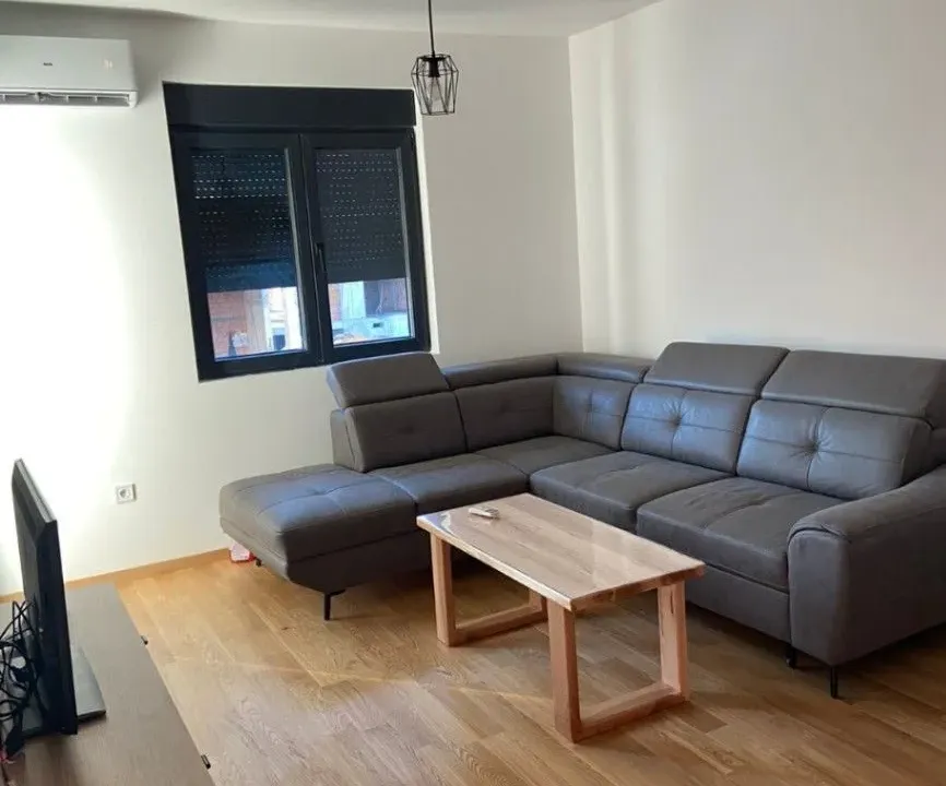 Izdavanje, dvosoban stan, 55m², City Kvart, Podgorica