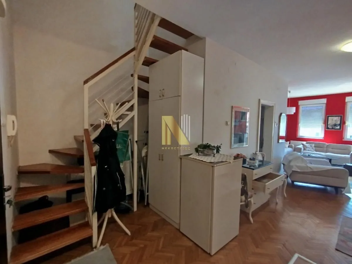 Prodaja, četvorosoban stan, 120m², Centar, Novi Sad