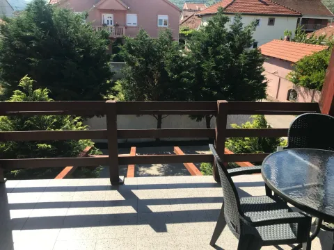 Izdavanje, kuća, 40m², Tološi, Podgorica - image 10