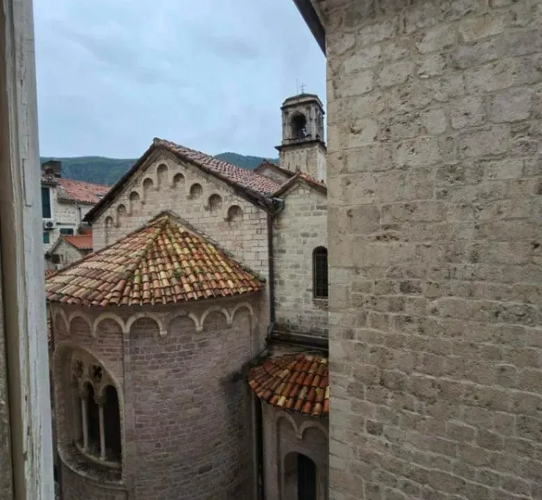 Sale, three bedroom apartment, 72m², Stari Grad Kotor, Kotor