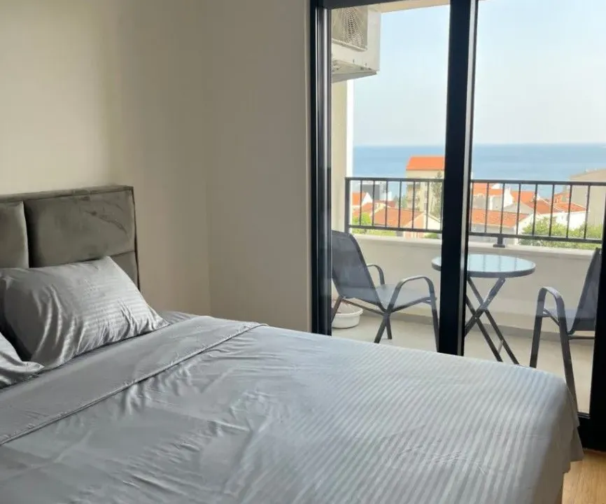 Rent, two bedroom apartment, 71m², Bečići, Budva